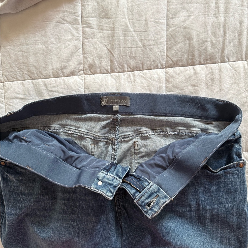 Comfortable! Wit & Wisdom high-rise jeans shorts. Size 20W. Very good condition. - Picture 5 of 11